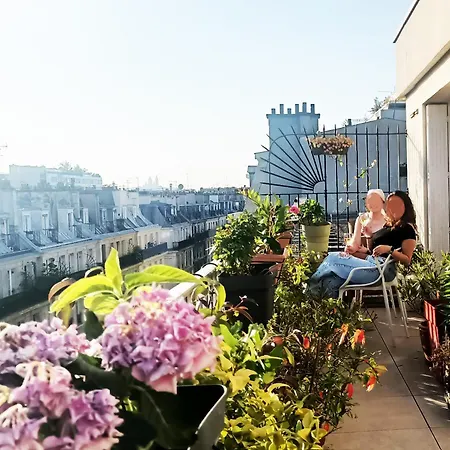 King Bedroom And Terrace In Paris Center, Shared Bathroom Exterior photo